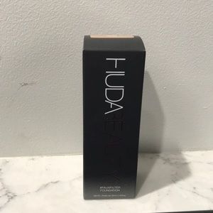 Huda Beauty Fauxfilter Foundation